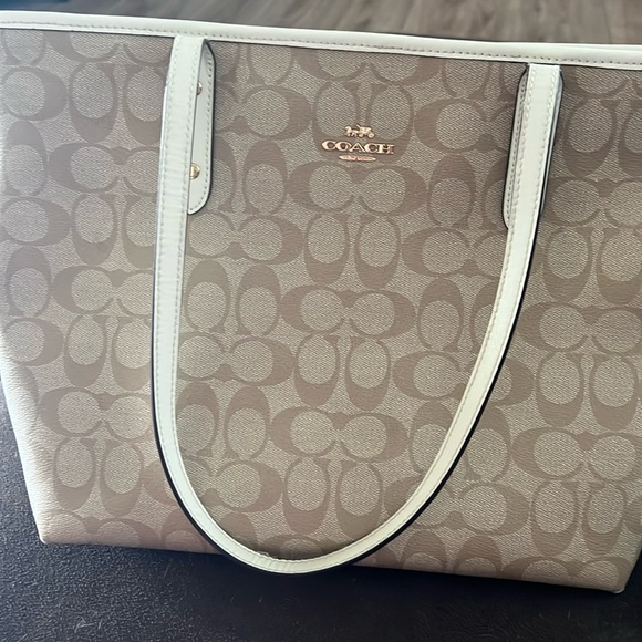 Coach light brown - Picture 1 of 16